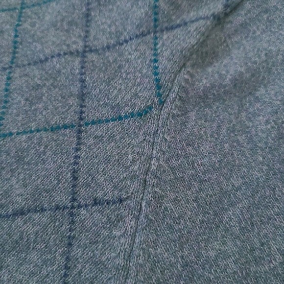 100% Cashmere V-Neck Argyle Gray Sweater Size Large - Picture 8 of 8